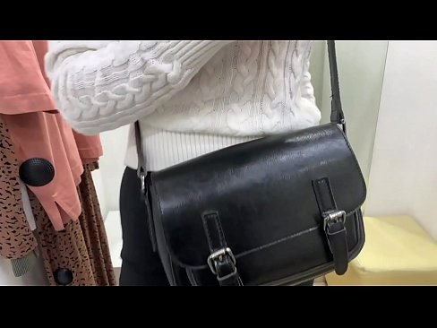 ❤️ Javna masturbacija mlade kujice FeralBerry s dildom u sobi za mjerenje ☑ Jebanje na hr.niceporn-tv.ru ☑